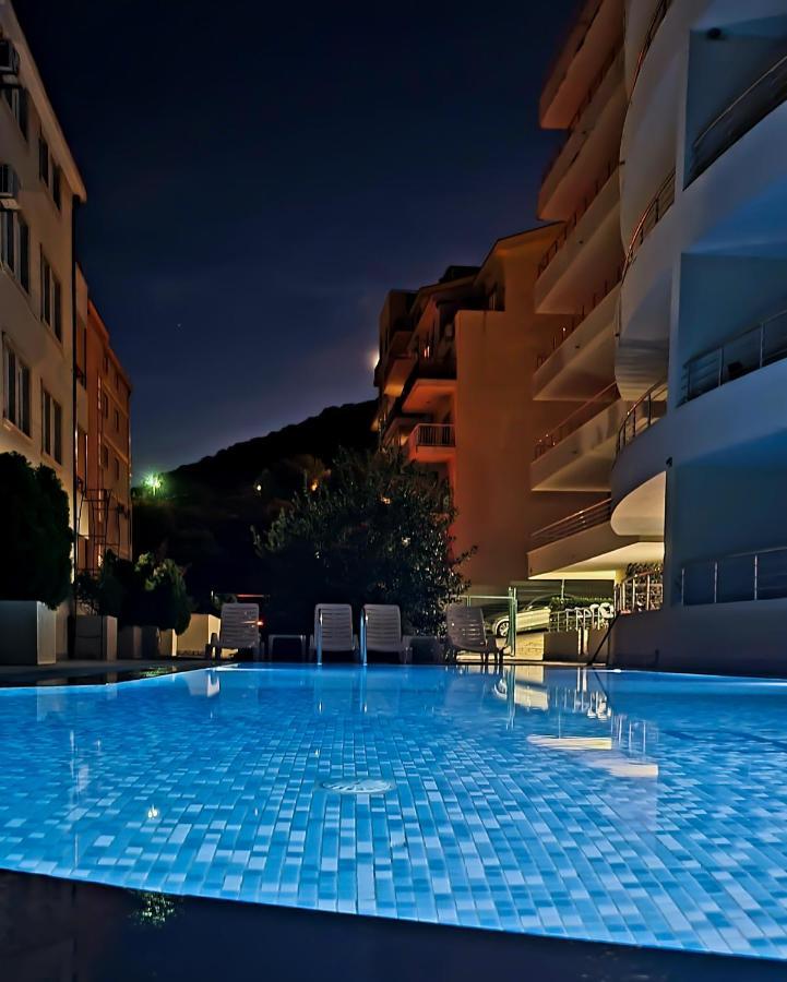 Anja & Ogo Apartments Sea View & Pool Petrovac Exterior foto